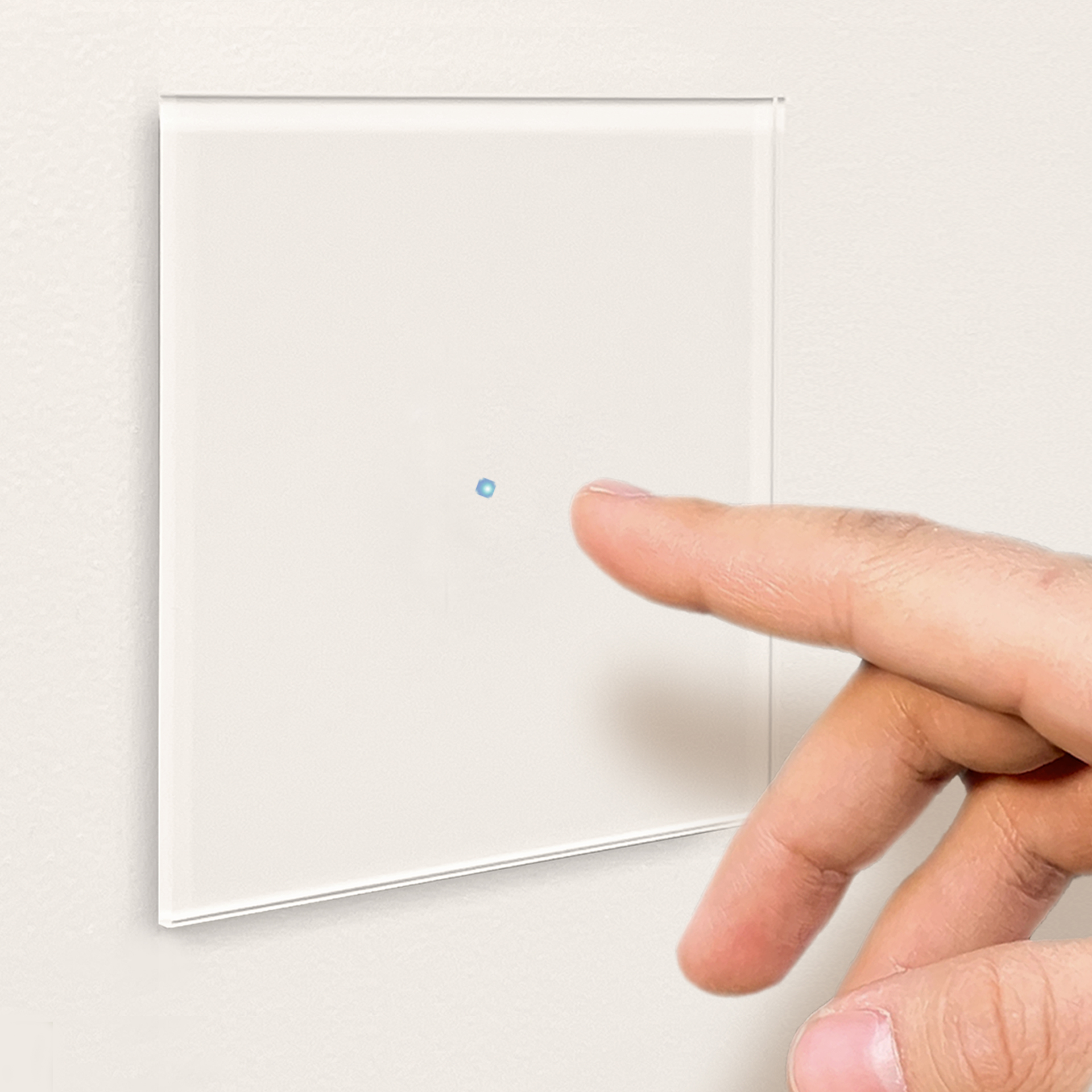 ROHDE_ROHDE_NOVA Touch switch hand nude 1920x1920